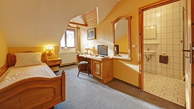 Einzelzimmer Kategorie 2 mit Doppelbett